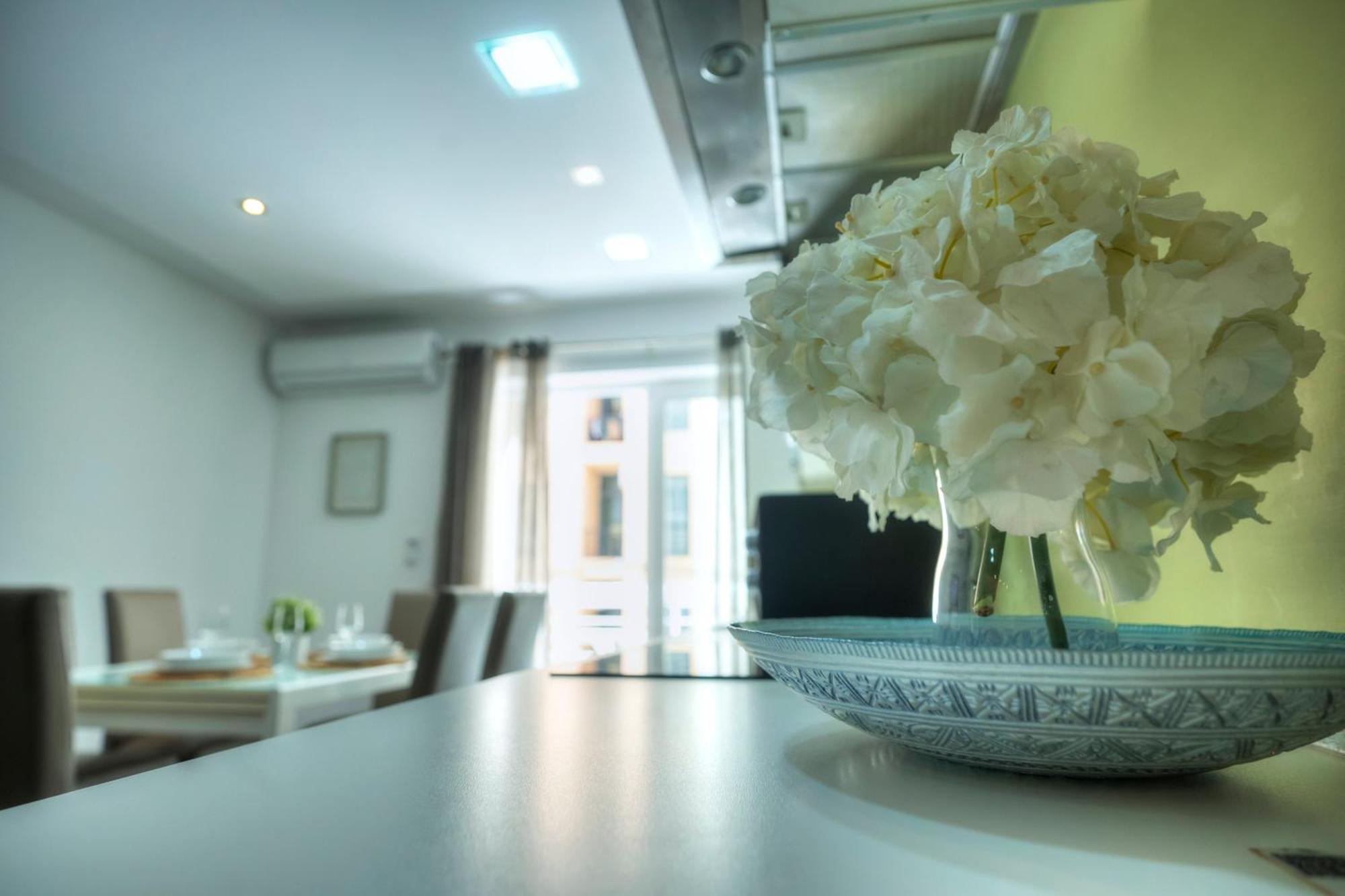 Bright & Large 2Bedrooms In Sliema Center Mpor1-1 Exteriör bild